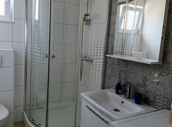 Casa vacanze 3743-4 Pers In Ražanj